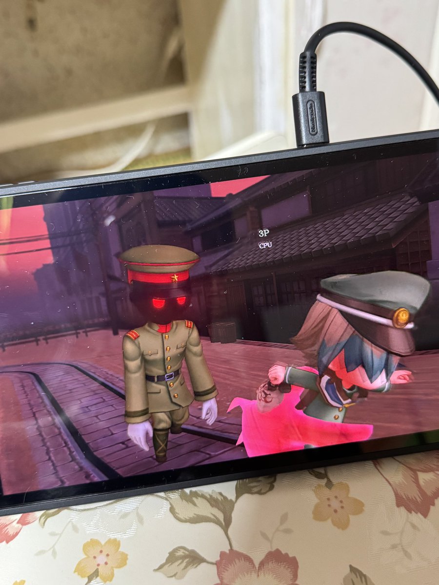 オバケイドロ2っていうゲームが
絶妙に面白いから
皆でやろーｯｯまだ部員3人しかいない笑