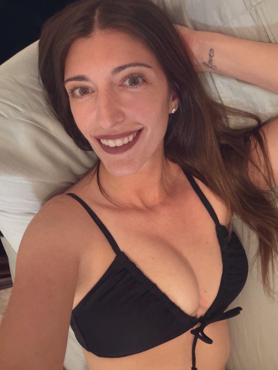 B_lynn33's tweet photo. How’s every one?? Message me 😘💋

https://t.co/LiRt8jReUN https://t.co/bjgK9qJffK