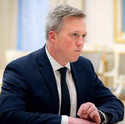 MarioNawfal's tweet image. FBI Director Kash Patel and Army Secretary Daniel Driscoll reportedly at risk of being removed, according to The Atlantic.

This follows Pam Bondi and Kristi Noem both being relieved of their positions recently.

Either cleaning house or things are messier behind the scenes than