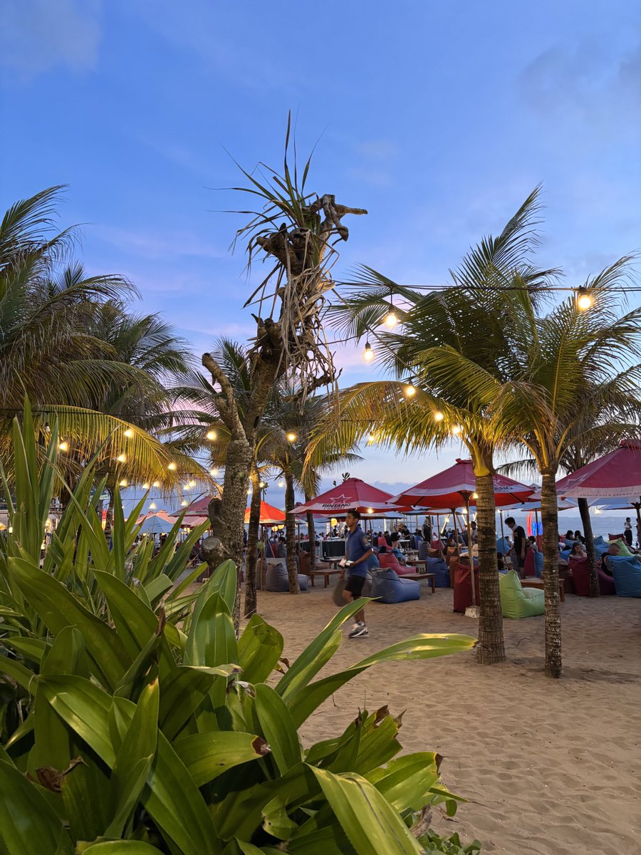 kala_senja tweet media