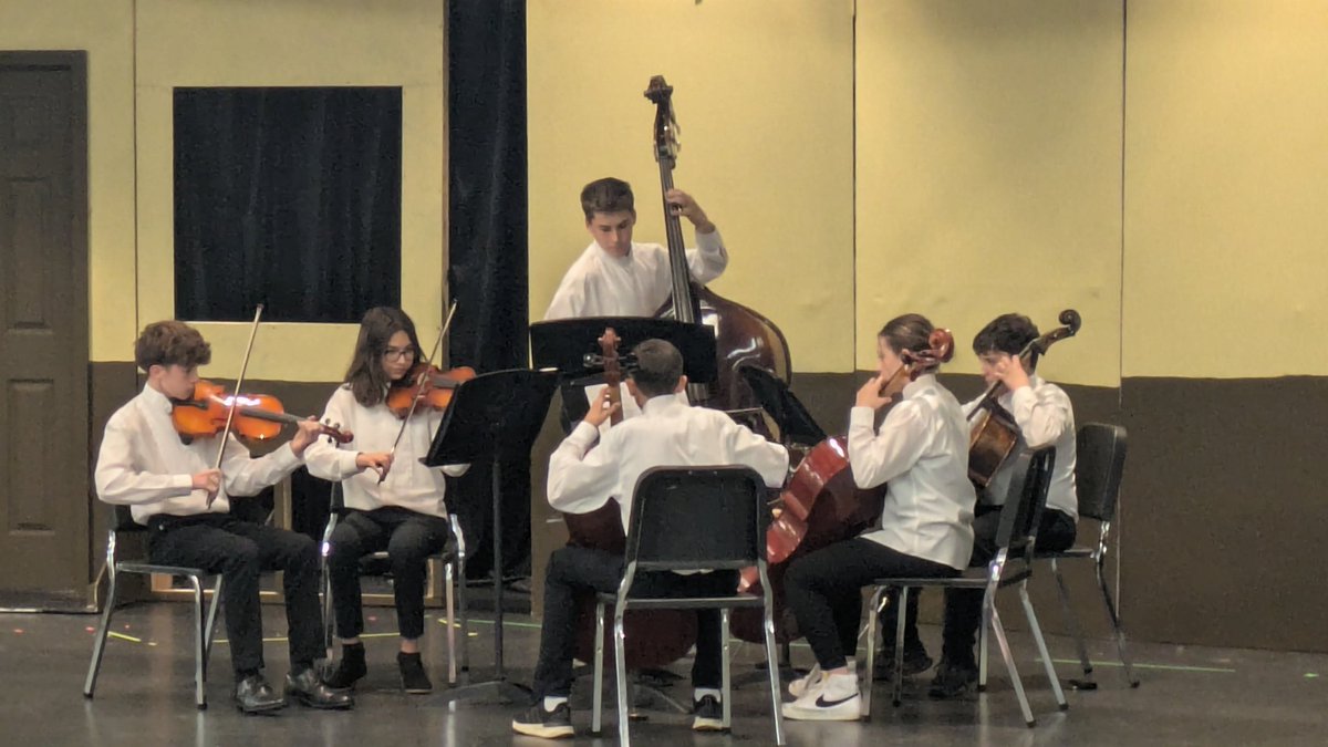 BMellenPRT's tweet photo. Our final 4 groups from the Chamber Music concert.

Well done Huskies.

@DrJonesPRT
@jenstoskopfprt https://t.co/2AXmLoavy3