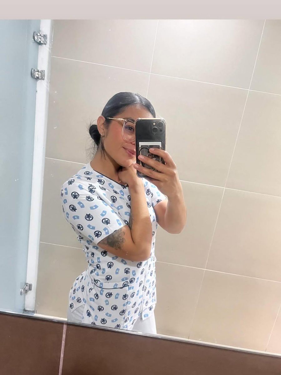 Con Uniforme/ Sin uniforme tweet media