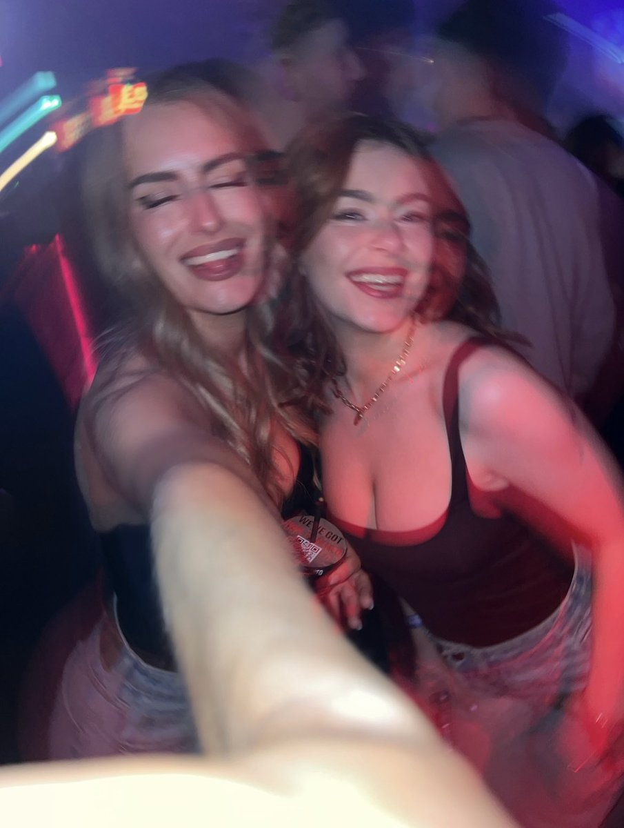 P1nkViper tweet media