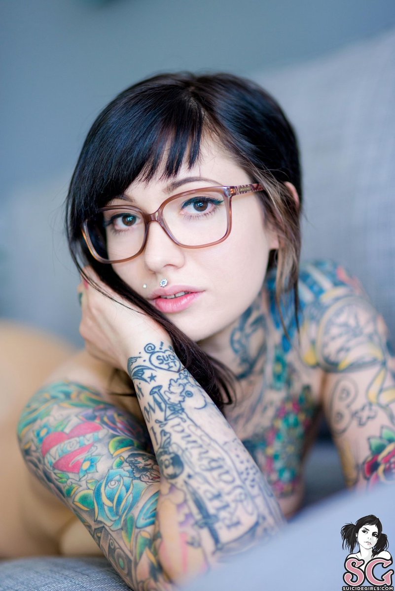 SuicideGirls tweet media