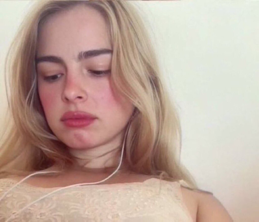 castro .⋆♱ tweet media