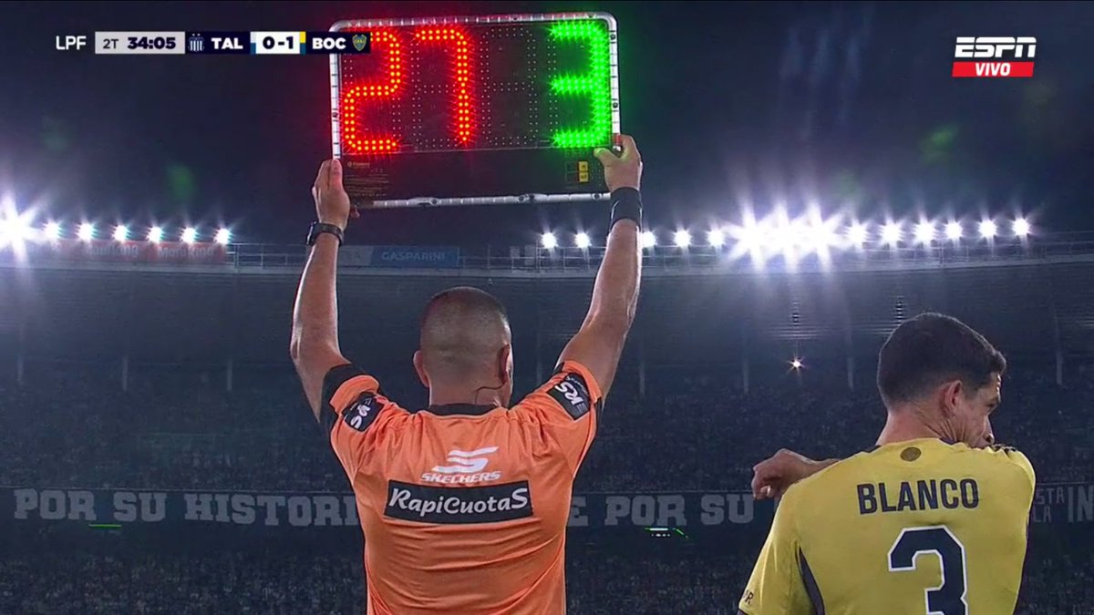 la12tuittera's tweet image. 80' Último cambio en #Boca, se va #Braida con molestias en su tobillo, entra #Blanco.