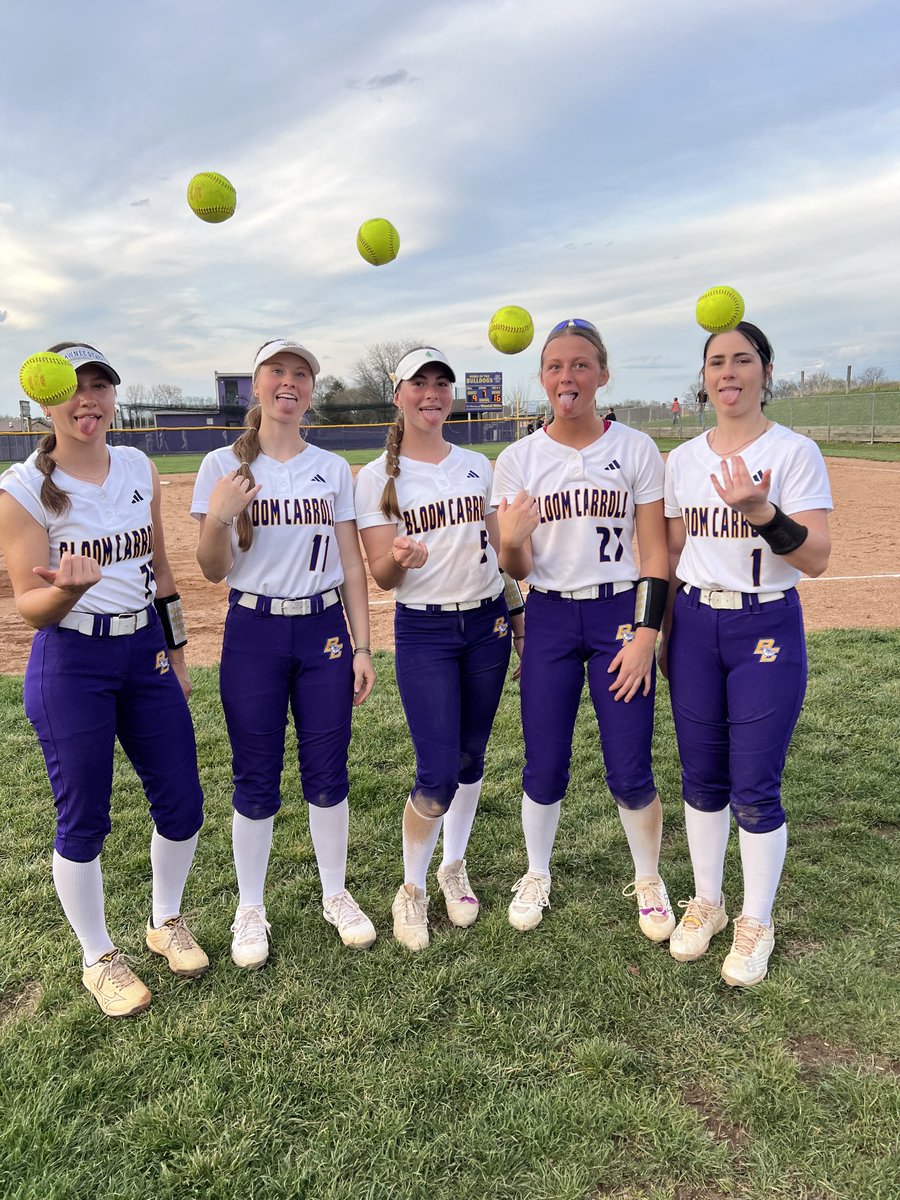 BCBulldogSB's tweet photo. 7-0!Addy,Gabby and Lilly rack up 3 hits each and Madelyn,Emma and Madison add 2 each.
Madelyn,Gabby,JJ,Emma and Madison all hit HR's @twil2323 @AshOhioSports03 @DispatchPreps @grover5675 @DispatchFrank https://t.co/zdOCbmZFSk