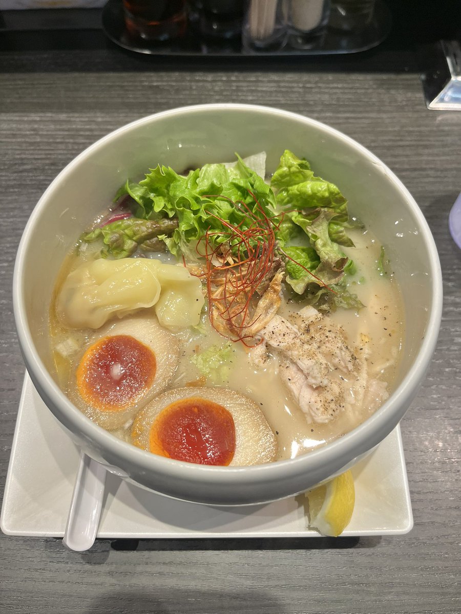 はるこ tweet media