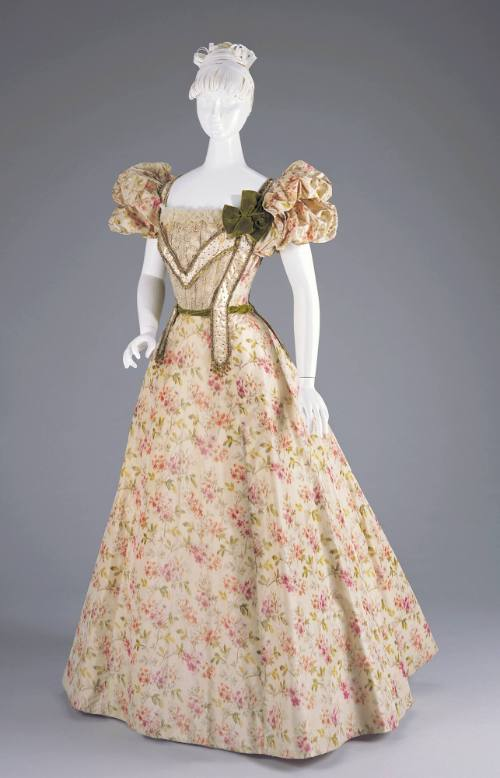 NicDaisy tweet media