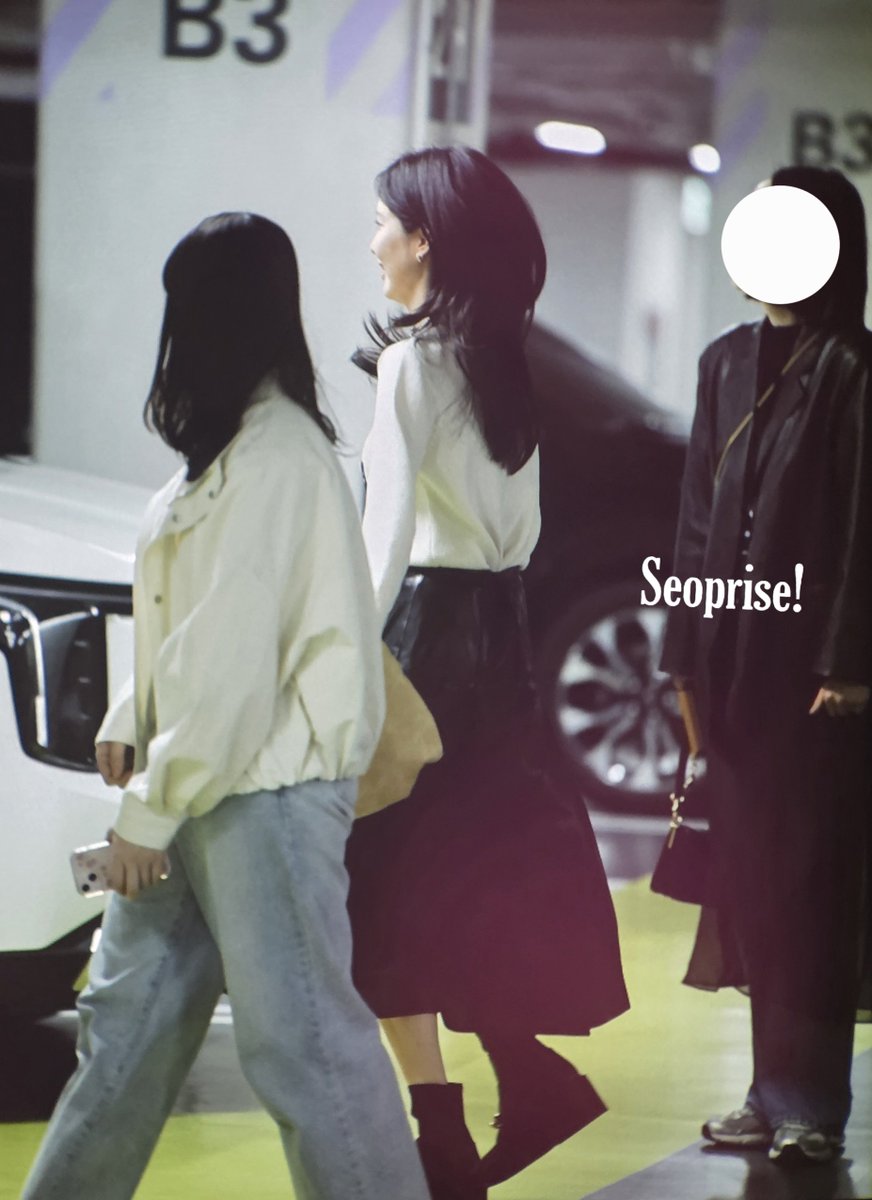 Seoprise628's tweet image. 260403 코치 태비샵 팝업 포토콜 퇴근길 프리뷰📸

청아언니랑 사진 찍어야지  ♪ヽ(´▽｀)/

#서현 #SEOHYUN