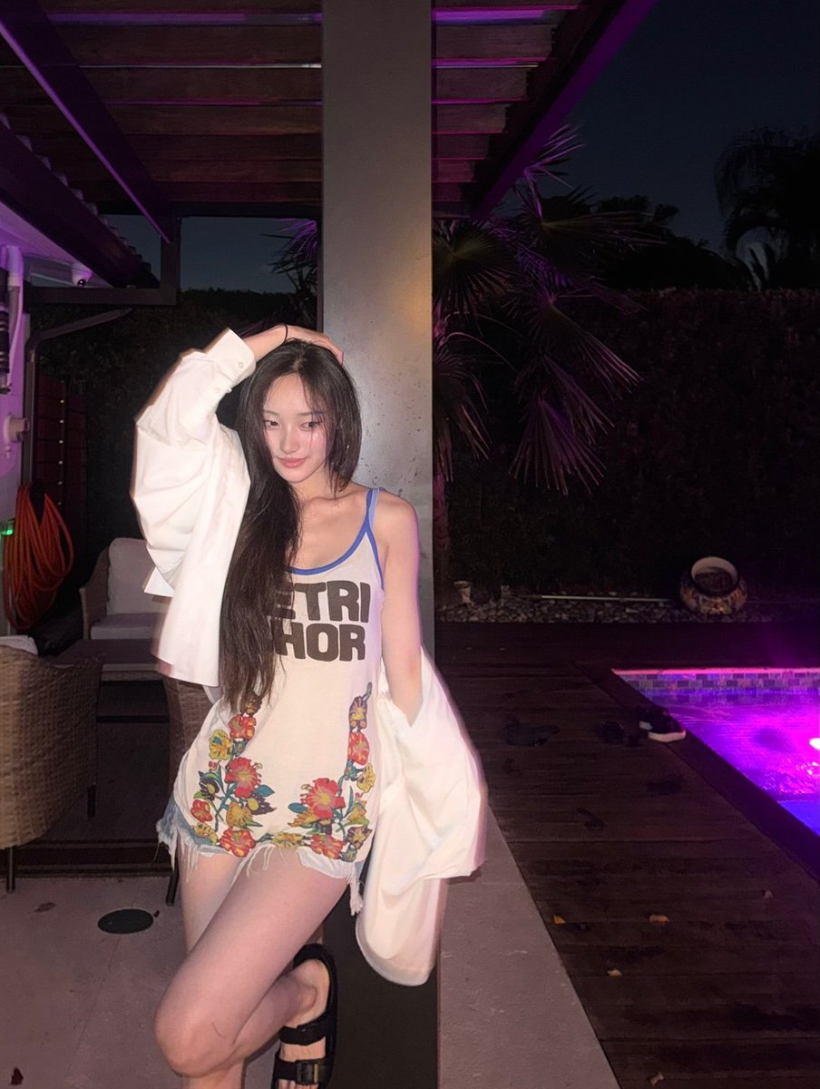 VVSdiamondGirls's tweet photo. VVS Rana ig photos 😊 1/2
"4.22 $tay the night 🪐D-20"
#VVS #VVS_mzmc #vvsRana #Rana #bestdancer https://t.co/9evTFPo0hq