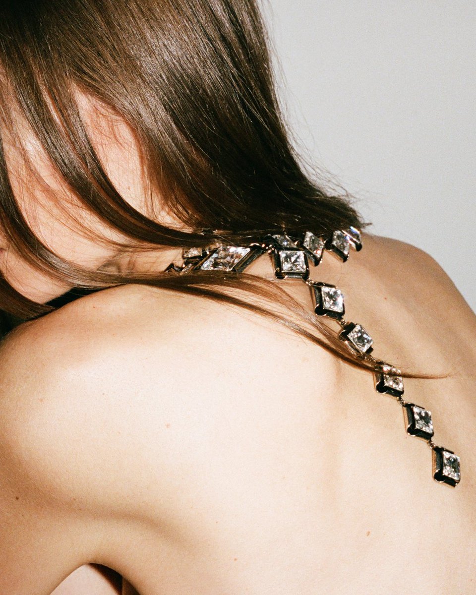 GIVENCHY Japan tweet media