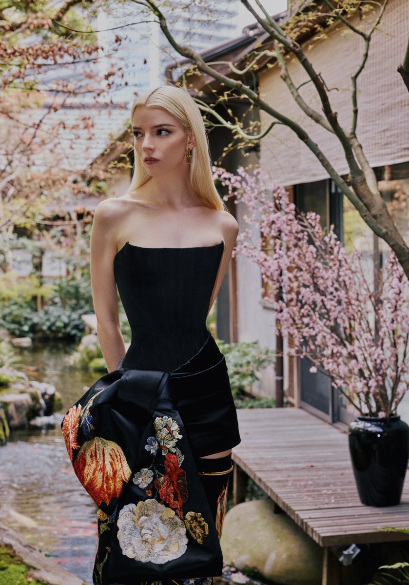 GIVENCHY Japan tweet media