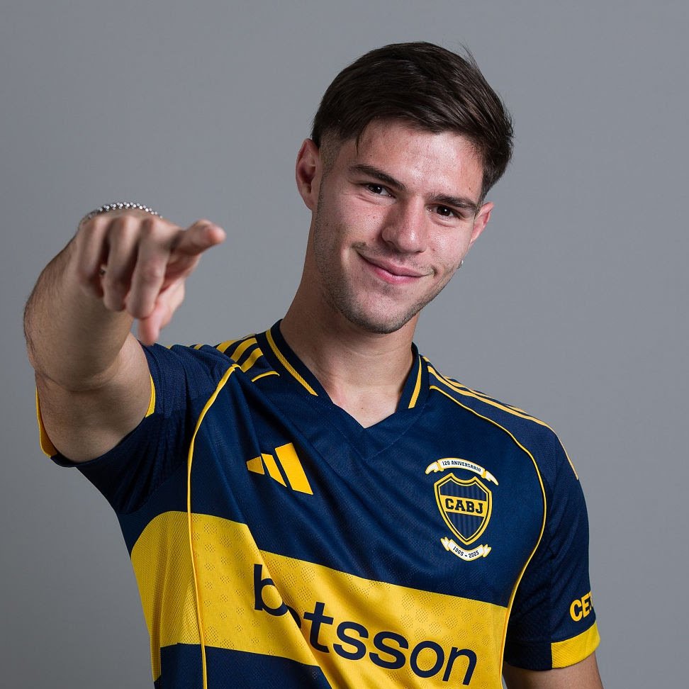 ꜱᴀɴᴛɪ tweet media