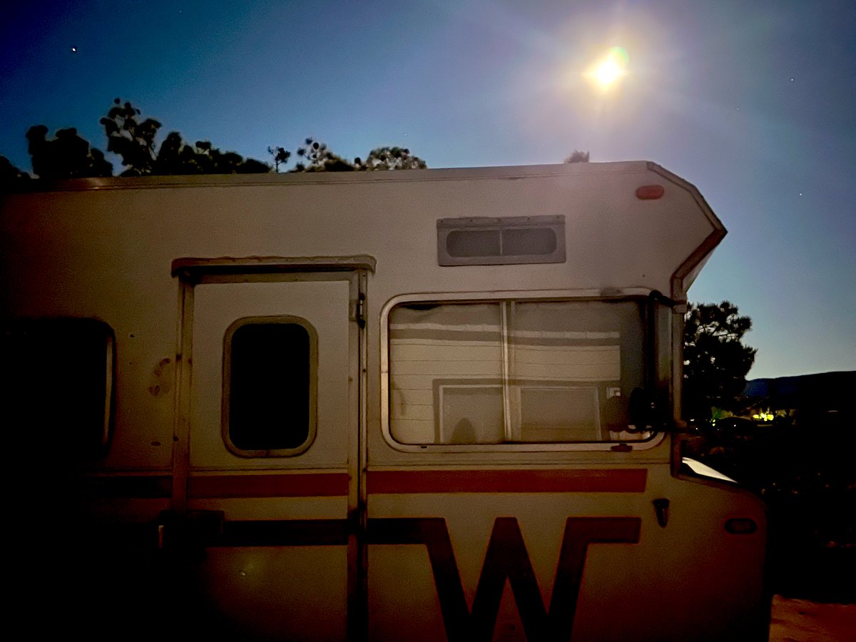 Flawwed1Art's tweet image. A few shots in the dark of the Winnie. The moon was bright and full lighting up the surrounding area. In the stars out here seemed to stack on top of each other over and over again. Night time is beautiful here in Arizona.

#Karvan #Caravan #StarForge