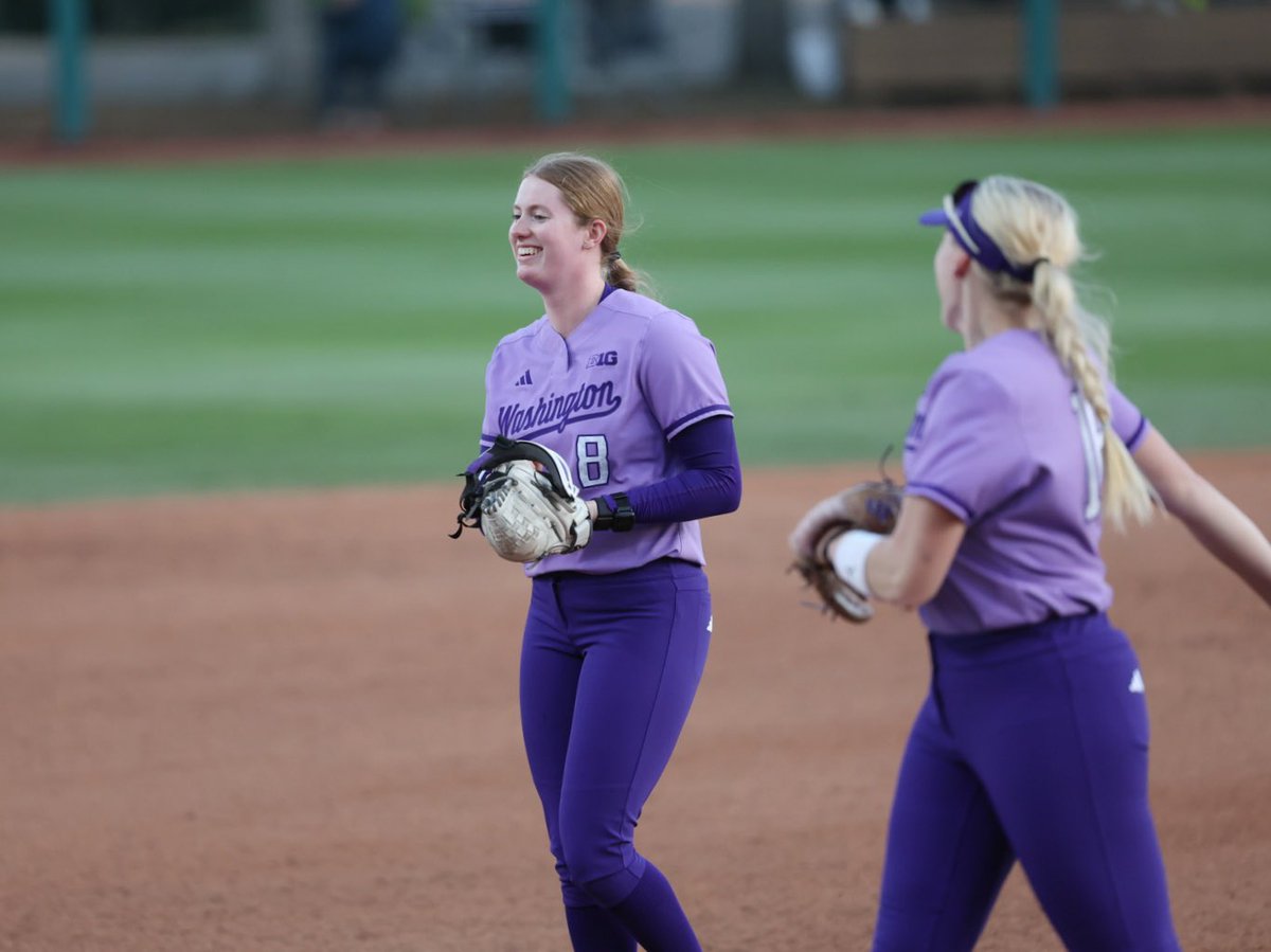 Washington Softball tweet media