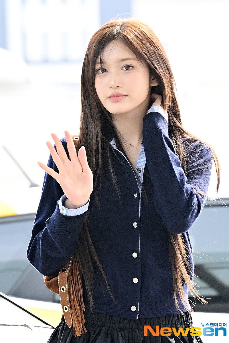 seorangii's tweet image. #이서 #LEESEO