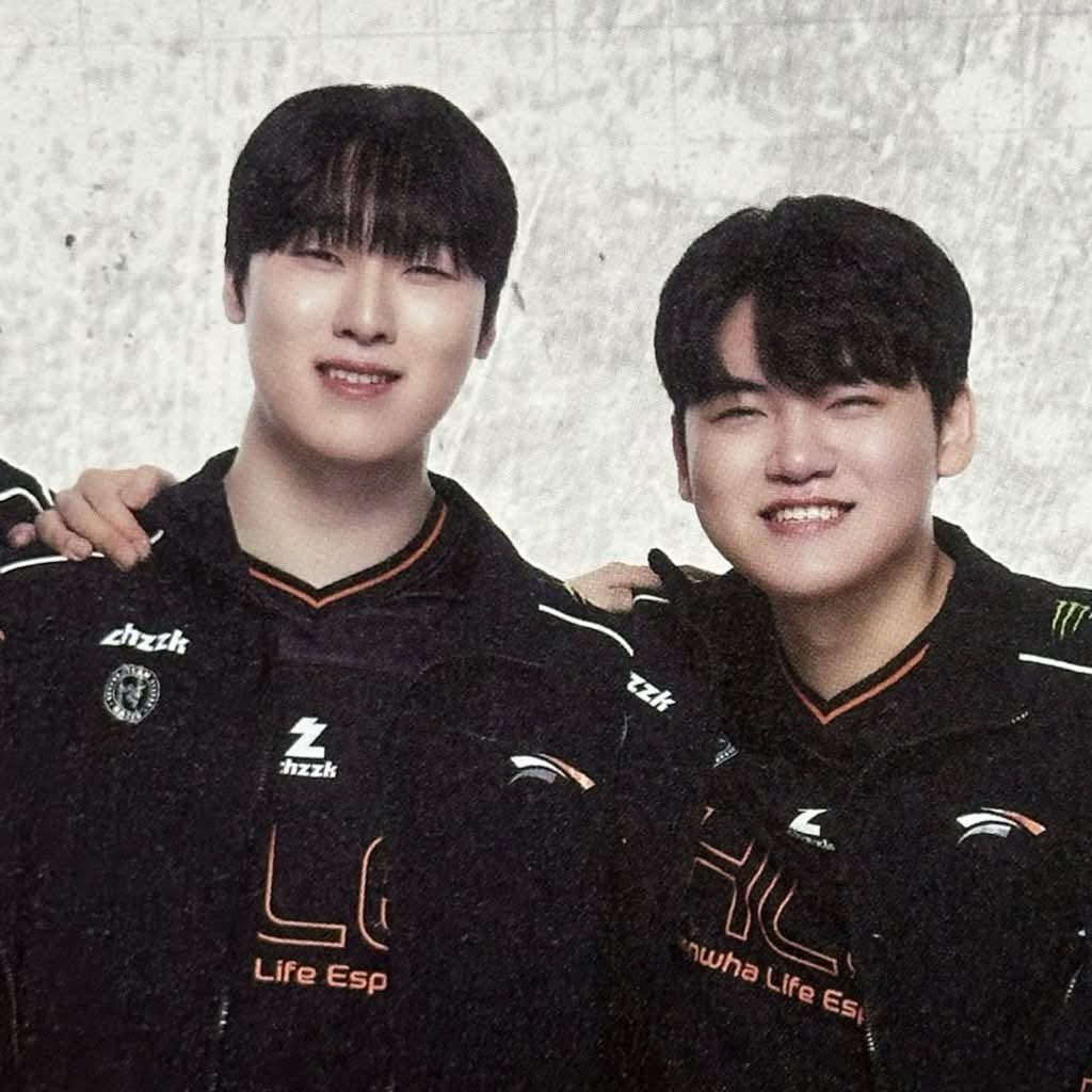 mira 💫 tweet media