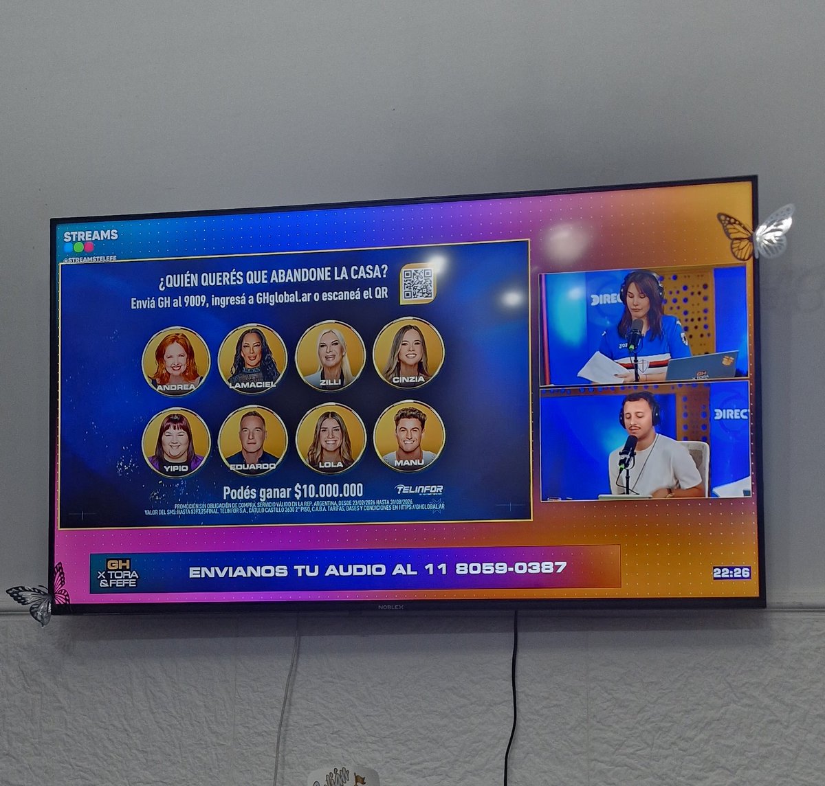 PiMartinez93's tweet photo. Los estamos mirando con Julian que nació hace 20 días. Ya es fan desde la panza! Fefe te amamos!!!
#GHXTORAYFEFE https://t.co/lZq3IGWKC7