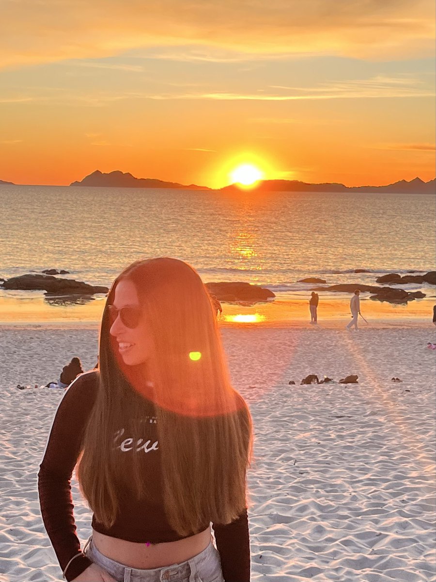 a Alba tweet media