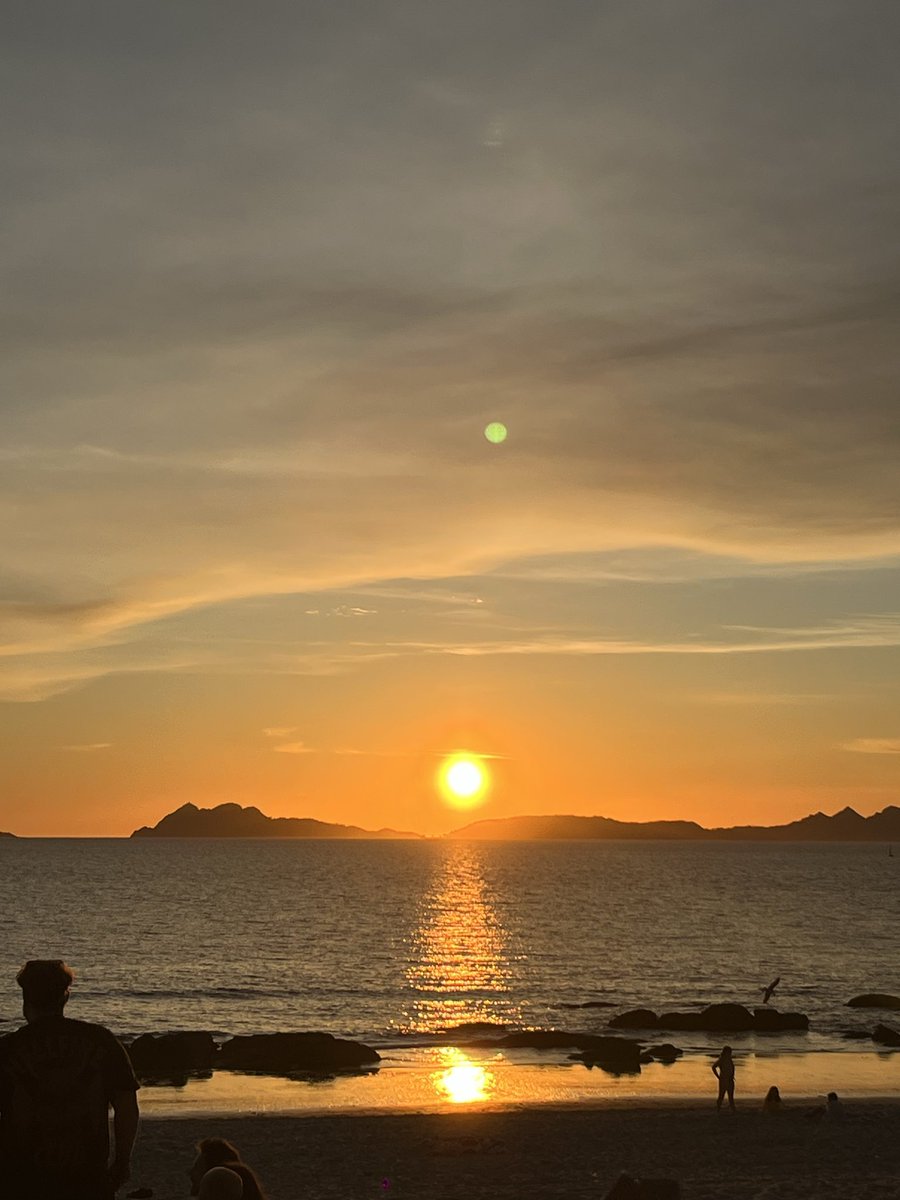 a Alba tweet media
