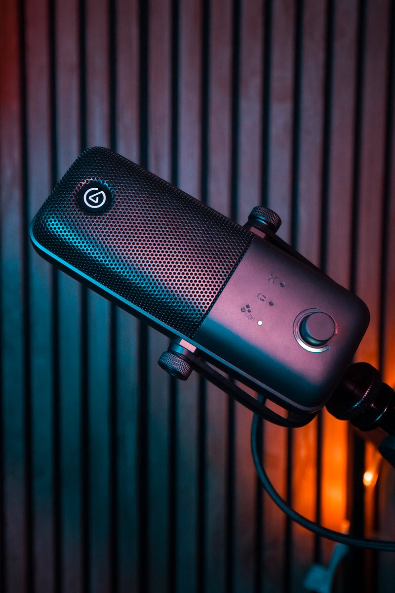WildRefrain's tweet photo. Hooked up @elgato's Wave:3 Mk2 

Now I've been a vocalist and presenter for years but this mic just BLEW ME AWAY

The build quality, its dynamic range, add the lower latency (-30ms to 40ms in my testing) on a USB mic.

Never seen anything like this✨

#gifted | #elgatoambassador https://t.co/GVmwcxd73E