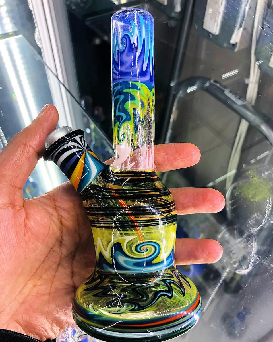 paulbrehm_'s tweet photo. Mini Shredder is available. Cleeeeeean Work!! Love the color combo on this one. And functions on point! Hit the DM for the steal on this gem.
#wigwags #rainbow #rainbows #rainbowwigwags #minitube #shredder #glassofig #oprahsbookclub #pieceofmind https://t.co/d19v8yNG27