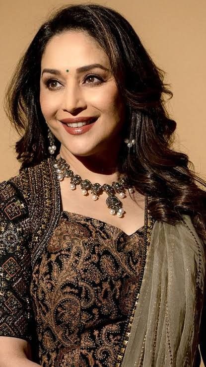 Graceful Madhuri tweet media