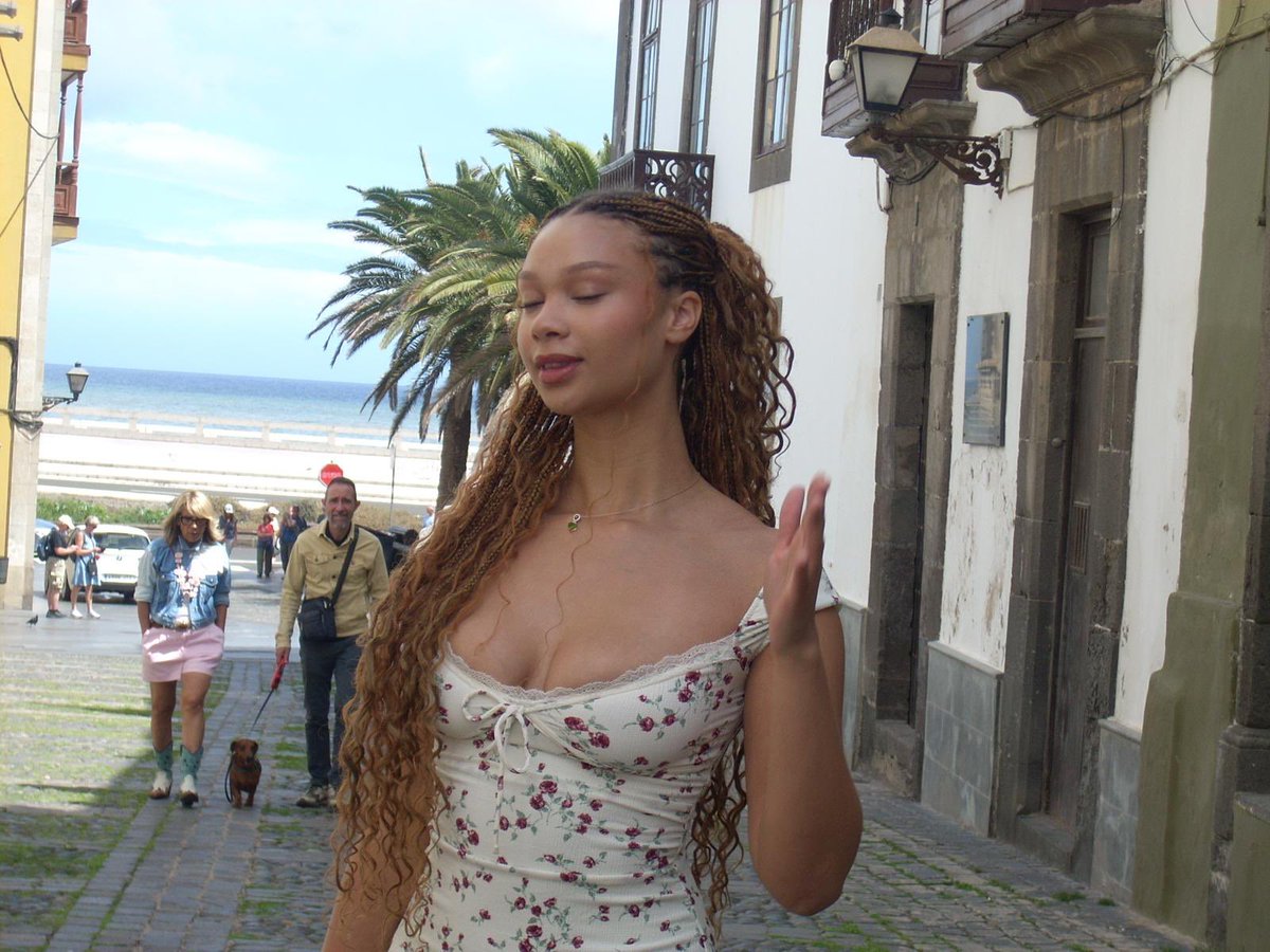 MissAllSunday tweet media