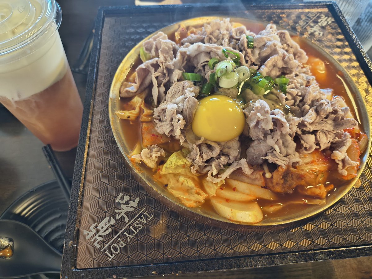 ⛤ Bee ⛤ tweet media