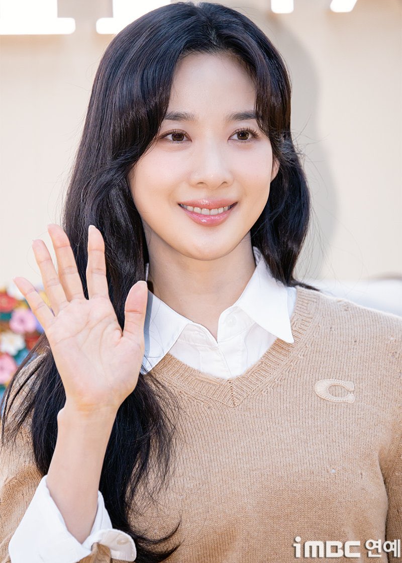 이청아 아카이브 tweet media