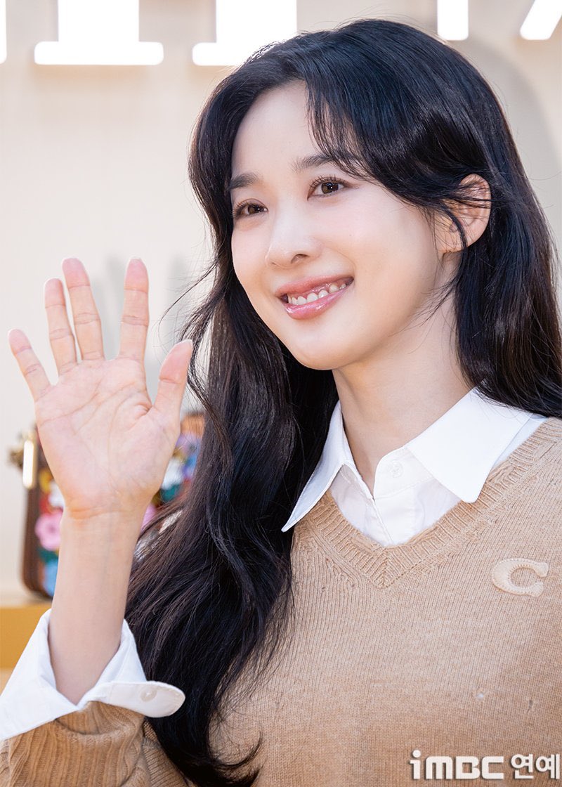 이청아 아카이브 tweet media