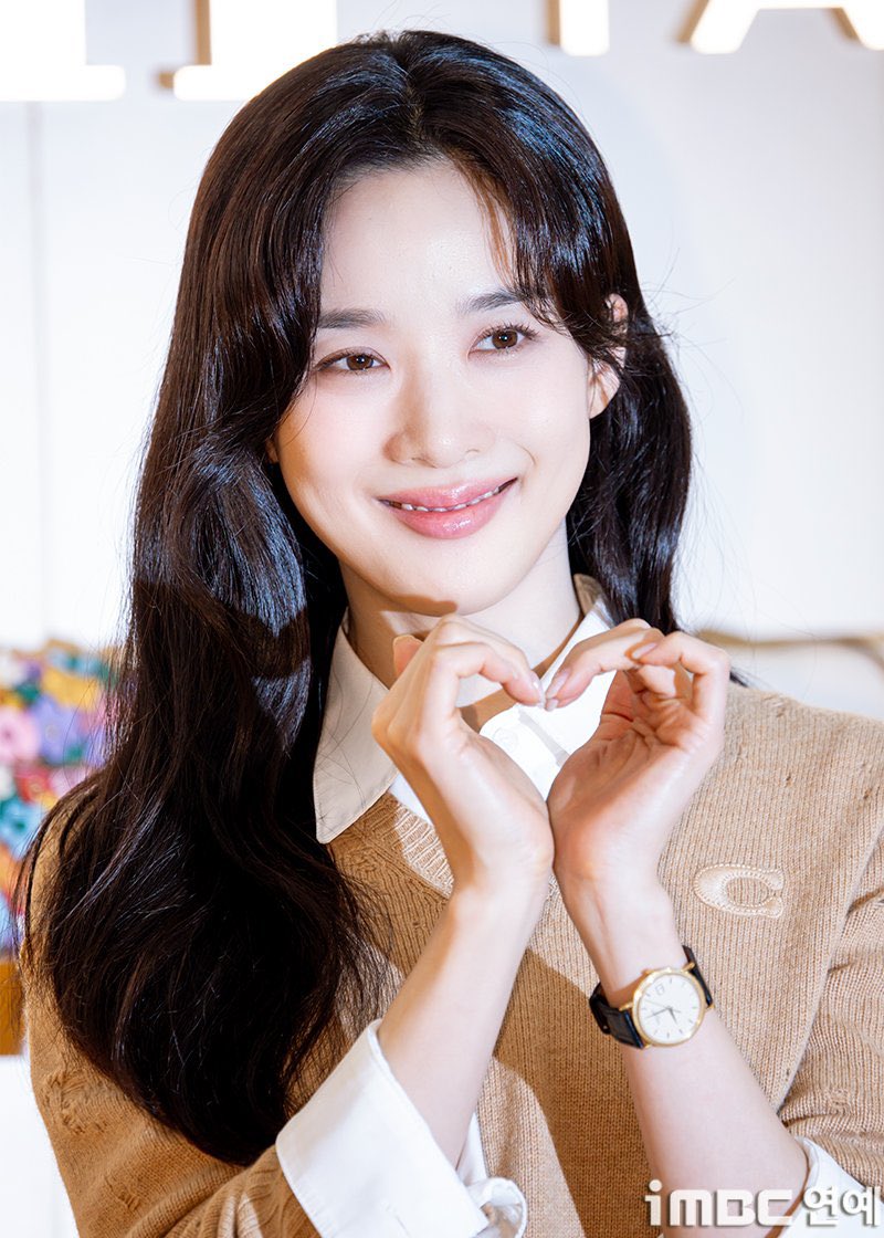 이청아 아카이브 tweet media