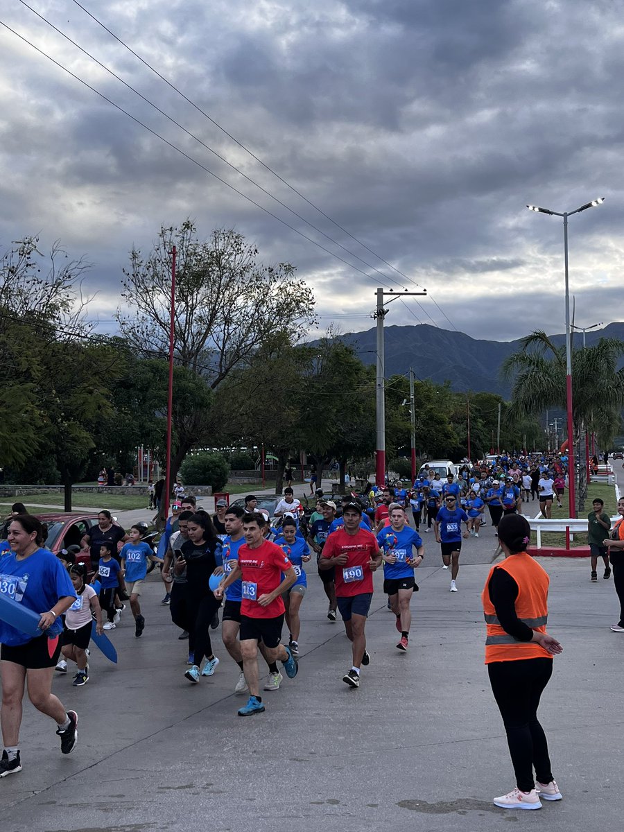 Sec_Rel_Inst's tweet photo. 💙En el marco del Día Mundial de Concientización sobre el Autismo, desde la Secretaría acompañamos y promovemos acciones de cuidado, inclusión en nuestra comunidad.

Durante la jornada, se trabajó en la organización y acompañamiento de actividades deportivas y recreativas https://t.co/448e8yQbxl