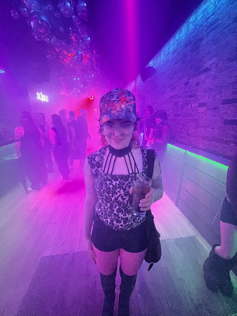 zoe⋆｡°✩ tweet media