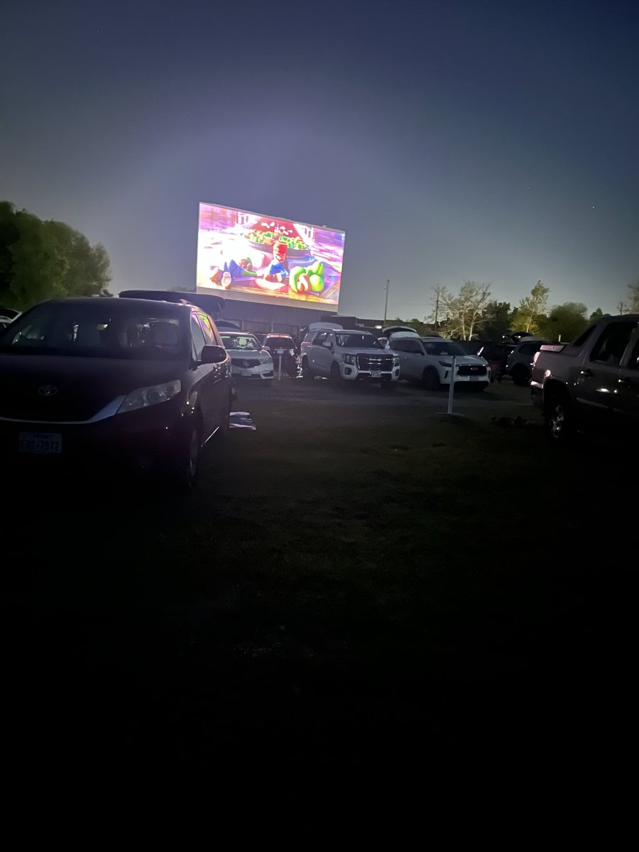 Becks 💋🪩🏒໑̣ tweet media