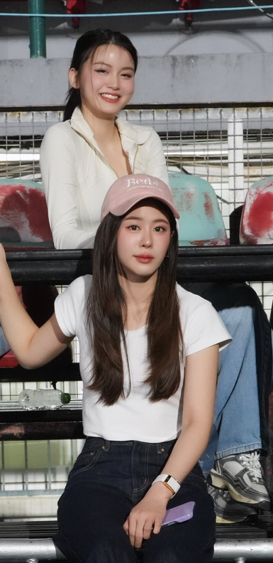 บุ๊ซ์นบุ่ซ์นชน์ tweet media