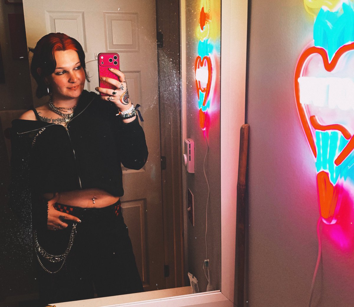 ⛧molly⛧ tweet media
