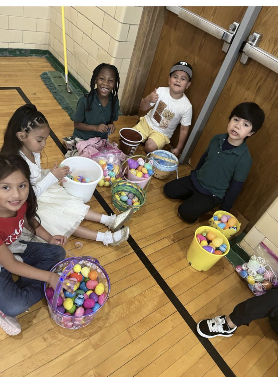 charapace08's tweet photo. Not 1, but 2 Easter bunnies visited Russell today to join the fun! #SOCvt #BuiltIIWin https://t.co/6XnuEMtvSI