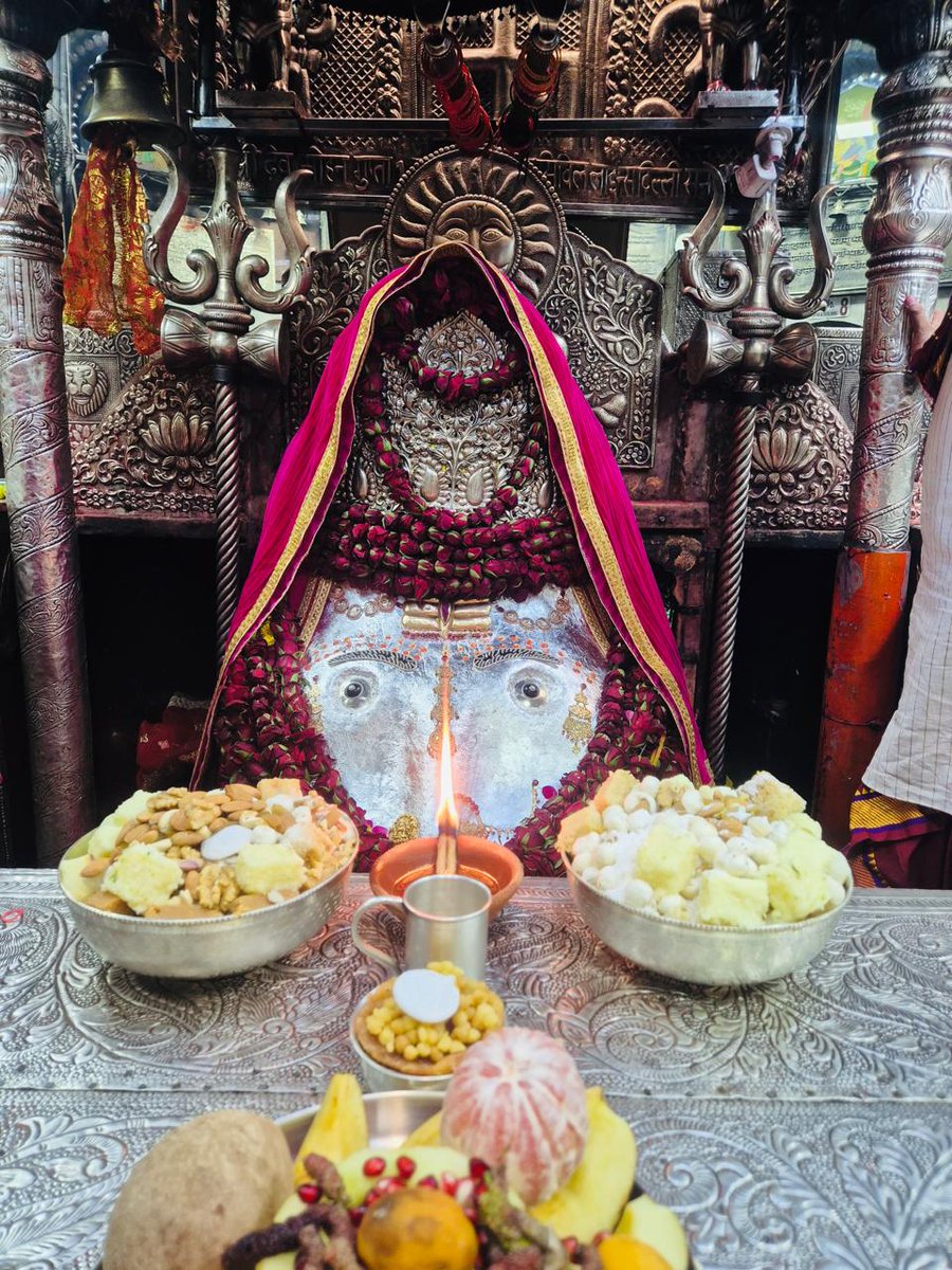 shrikalkamaa's tweet photo. 🙏🌸 #Jai_Maa_ShriKalkaJi 🌸 #Temple #GoodMorning Daily Aarti 🙏🌹जय माँ श्री_कालका_जी🌹की मंदिर सुप्रभात आरती दर्शन २०८३_विक्रम_सम्वत् #वैशाख  #03April2026 Friday प्रतिपदा शुक्रवार https://t.co/pDUkpJyrRM https://t.co/8qHQzMoEV6 https://t.co/9BfLk3jYCg