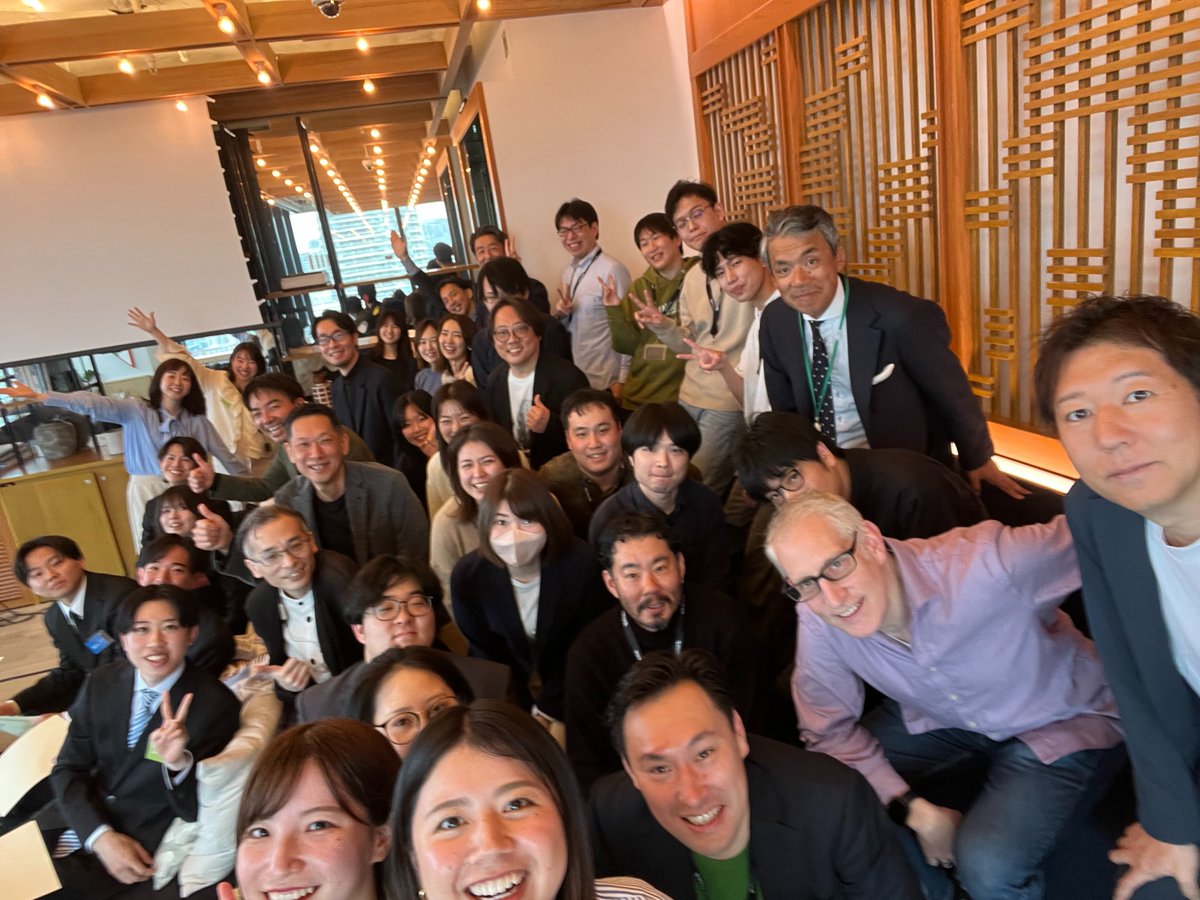 uhuru_jp's tweet photo. 🌸ウフルへようこそ🌸

5名の新卒社員を迎え #入社式 を行いました✨
これから一緒に成長していくのが楽しみです！ https://t.co/lbKcK3zWLK