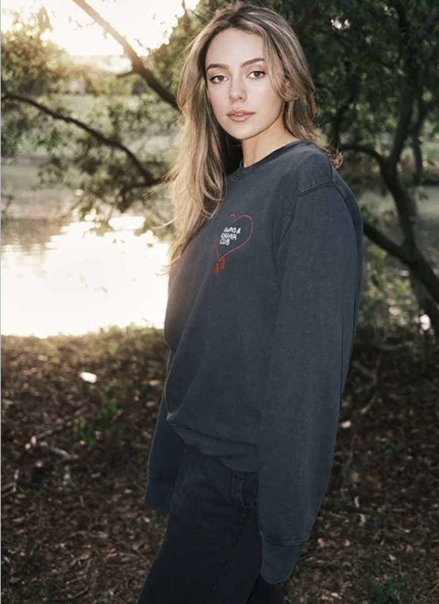 𝐛𝐫𝐢𝐞𝐥𝐥𝐚 ❥ tweet media