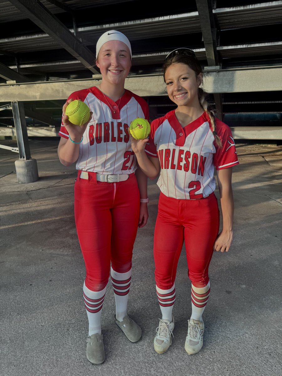 kcustead09's tweet photo. 2 for 3 tonight with a BOMB 💣 on a low and inside pitch—just what i’ve been working on! 
#nodaysoff
@sbsportsnetwork @SBRRetweets @BhsElkSoftball @BC16UPremier @TopPreps @SportsXFilm @GMsportsmedia1 @SunilSportsNews @SportPrepX @extrainningsb https://t.co/0xIAs0UYaQ
