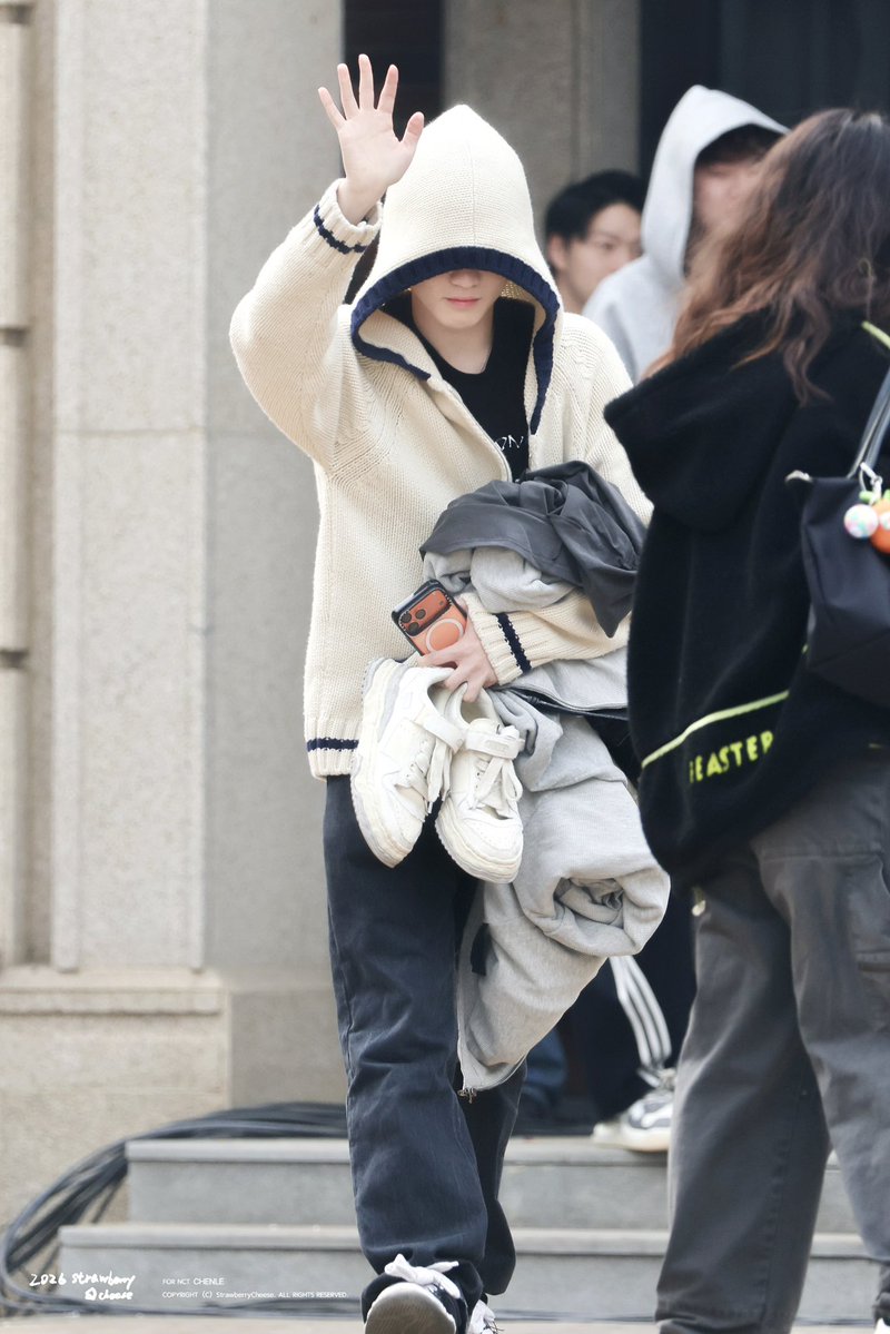 𝐒𝐭𝐫𝐚𝐰𝐛𝐞𝐫𝐫𝐲𝐂𝐡𝐞𝐞𝐬𝐞. tweet media