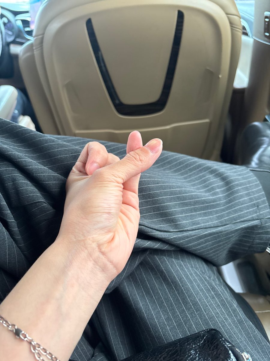 hendery 𝘧𝘪𝘭𝘮 tweet media