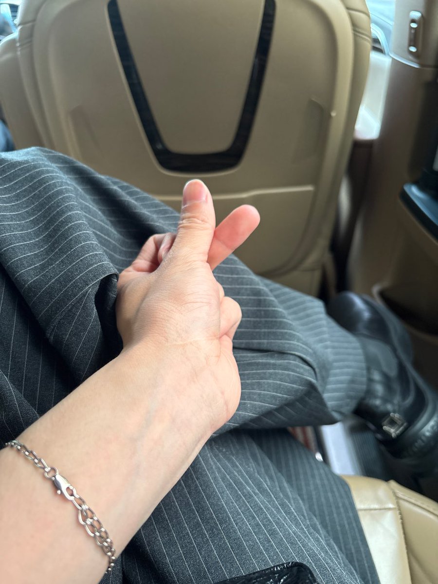 hendery 𝘧𝘪𝘭𝘮 tweet media