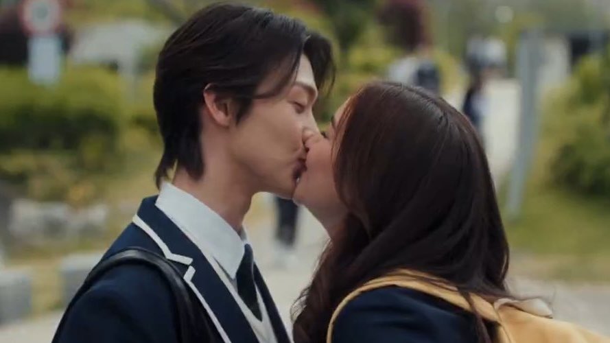 Emily ❤️🔥| MOONCOVEY tweet media