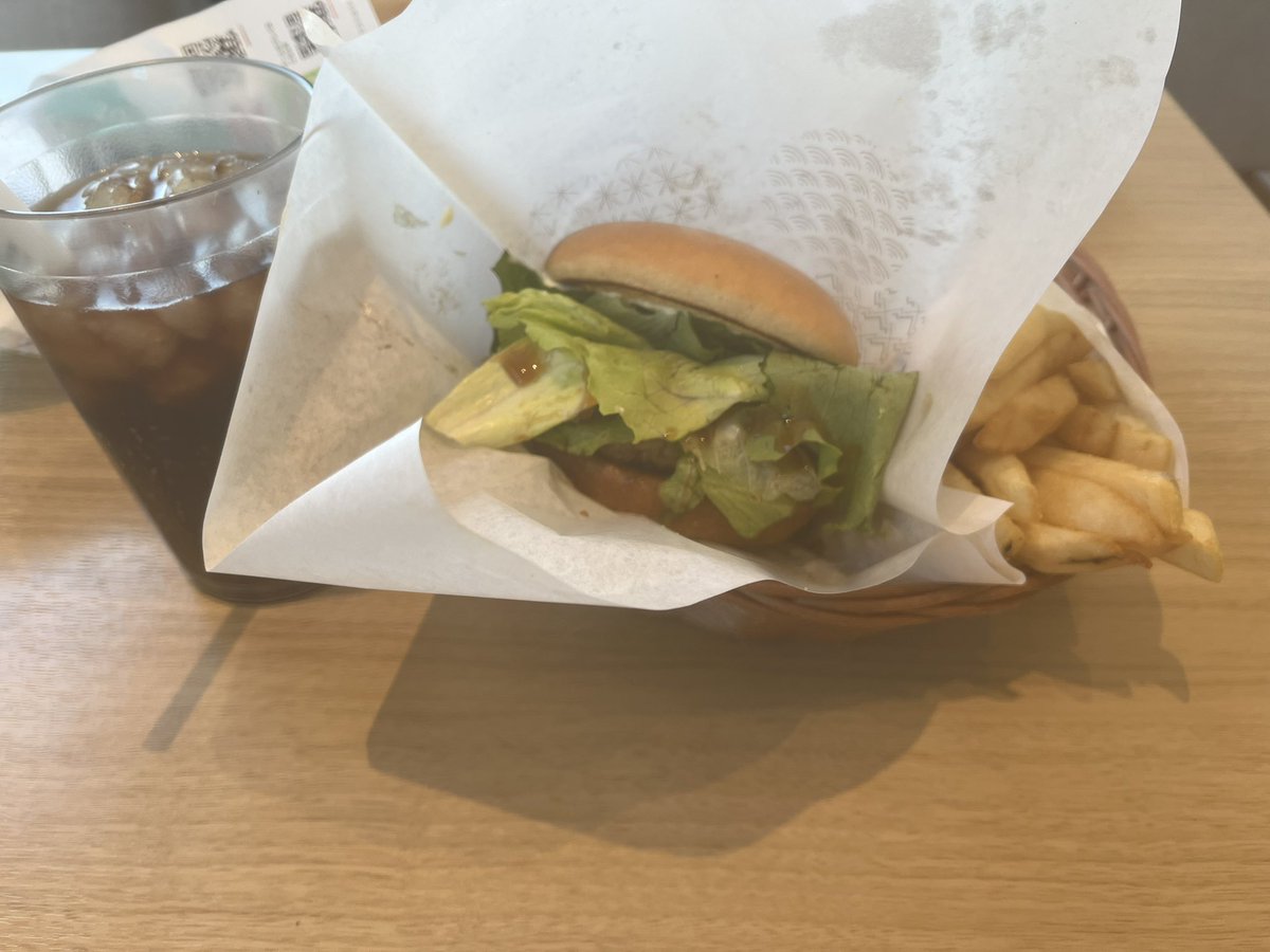 聖👨👩👧👦🐬🍈🐳 tweet media