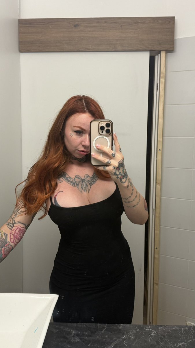 Chloe Clanie tweet media