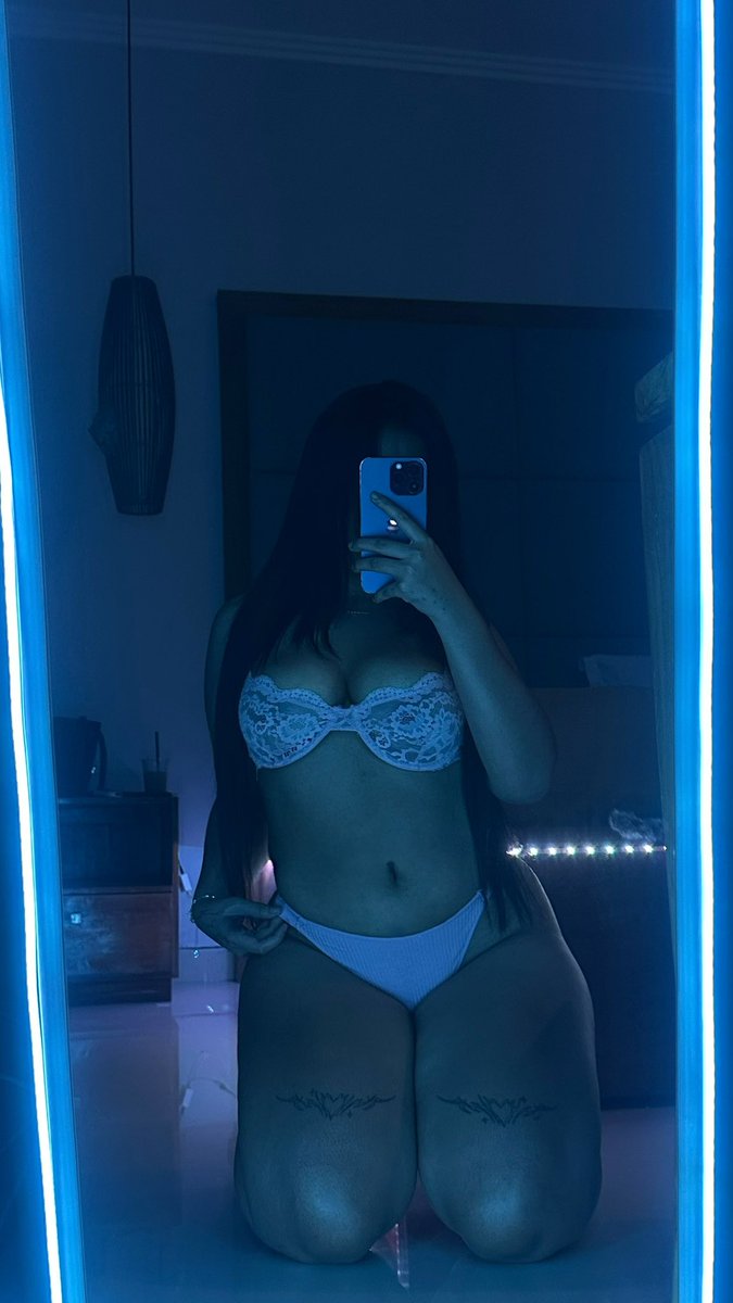 let’s be clear: your money isn't yours, its mine. you just have the privilege of holding it until i decide i want it. mm… well i want it now — so go send to mommy on throne. 🫴🏼💵

findom asianfindom bodyworship relapse beta finsub humanatm